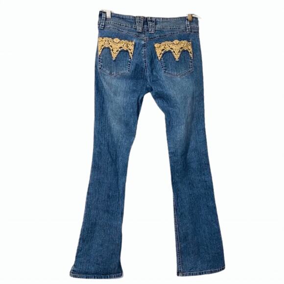 Jolt Women’s Flared Denim Blue Jeans Stretch Size 5 Light Wash Low Rise. - Picture 2 of 8